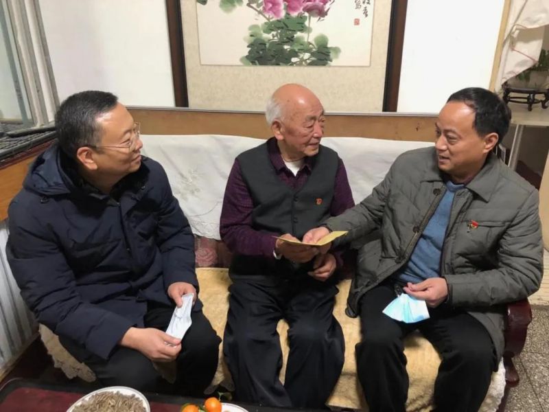 弘義集團開展春節(jié)前走訪慰問生活困難黨員、老黨員、老干部活動